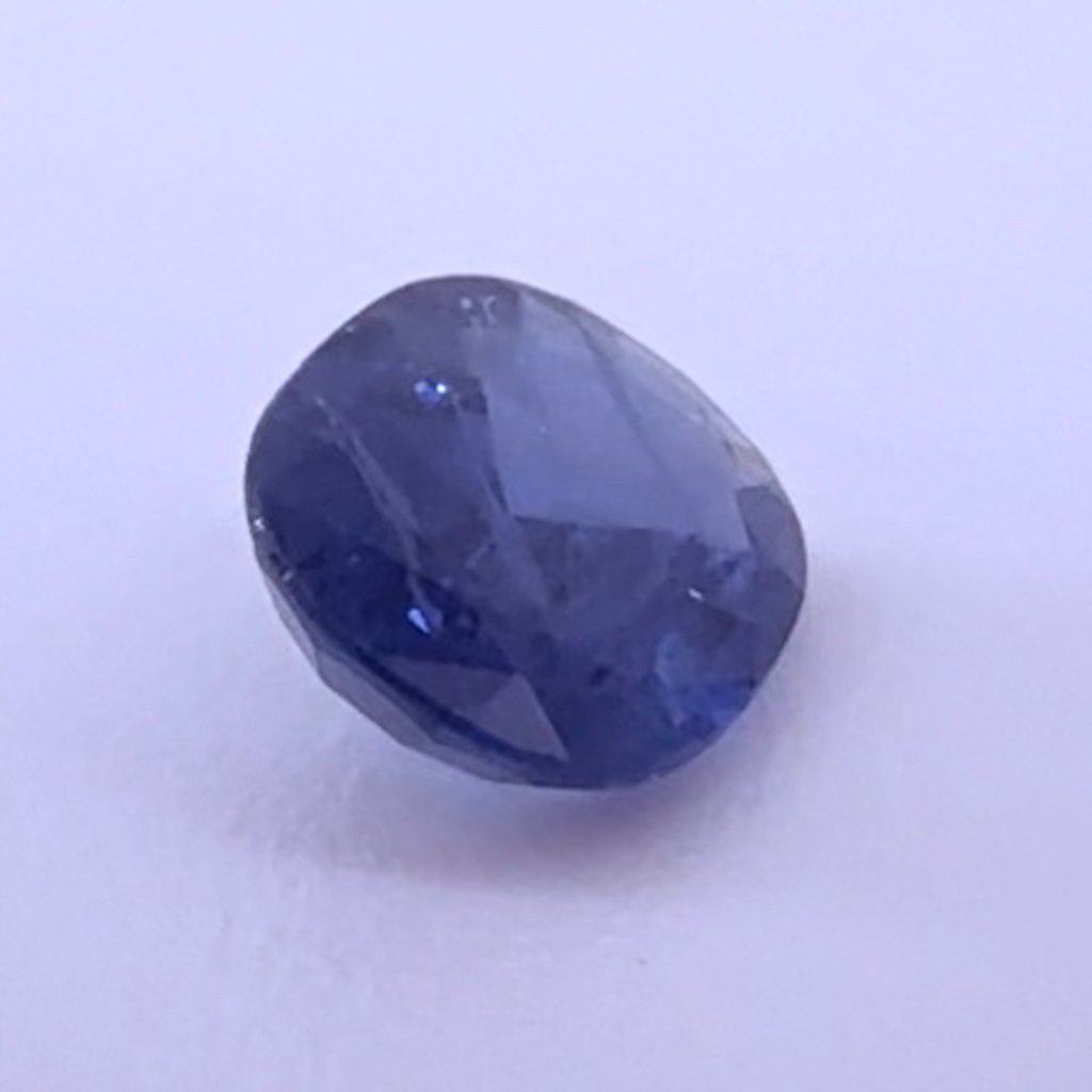 Blue Oval Cut 1.3 Carats Natural Sapphire - Image 2