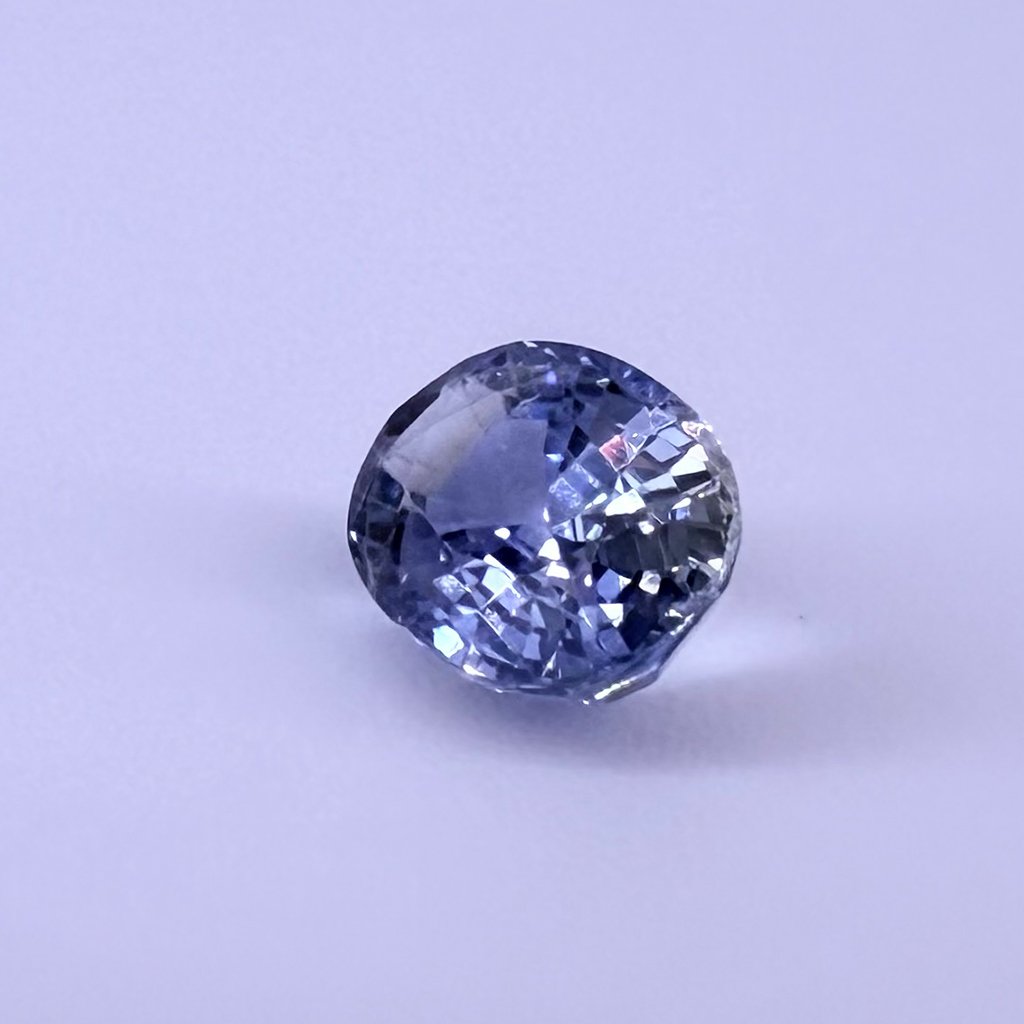 Light Blue Oval Cut 2.4 Carats Natural Sapphire - Image 2