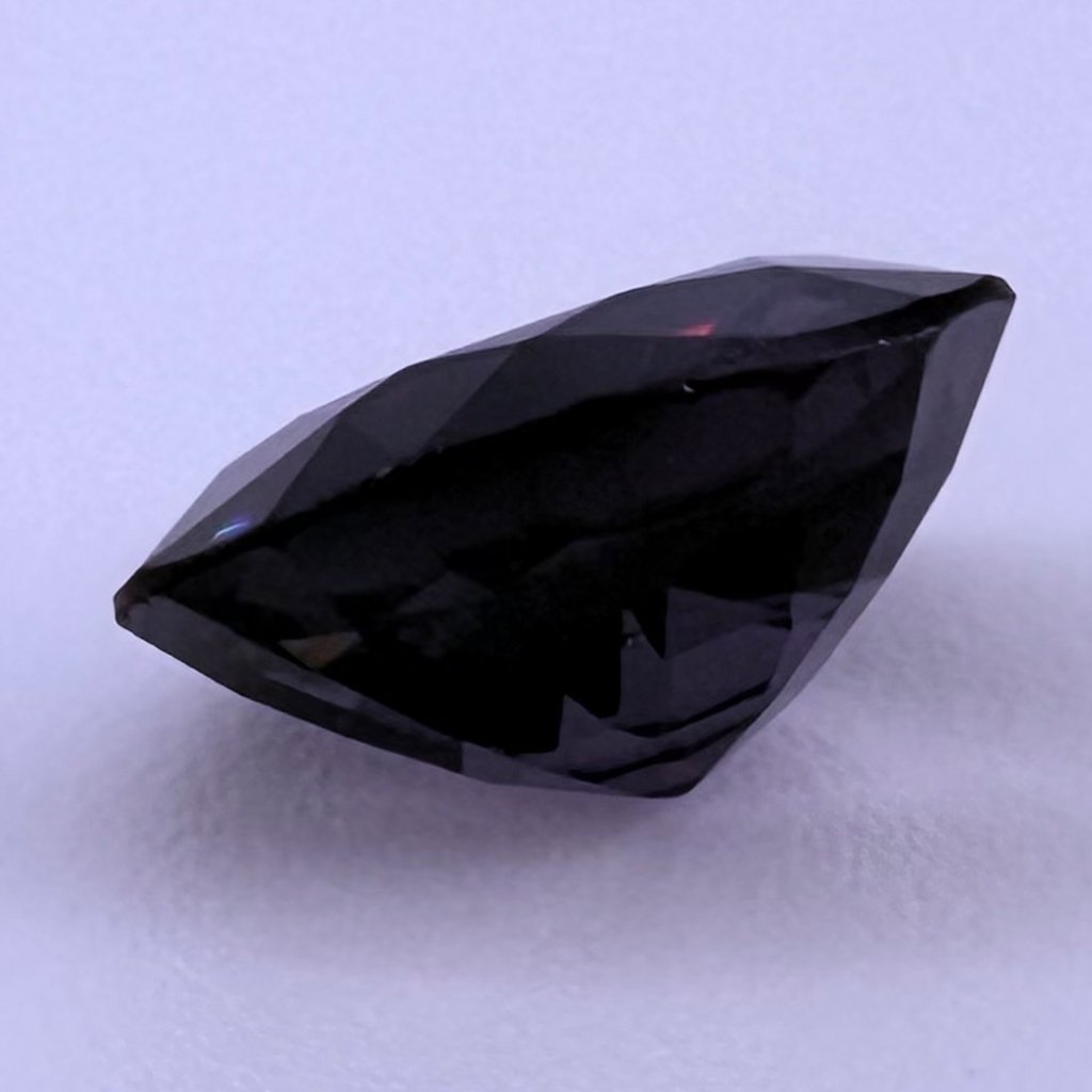Plum Oval Cut 4.1 Carats Natural Spinel - Image 4
